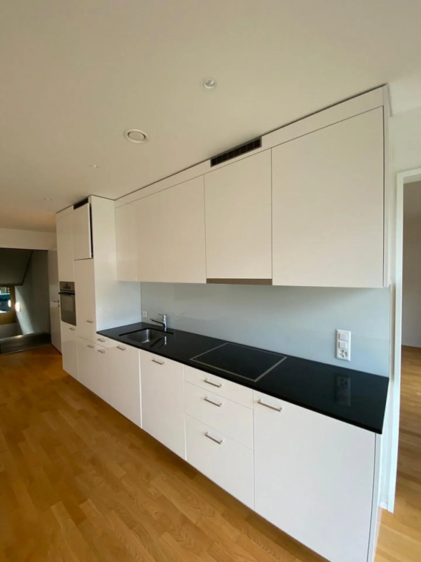 Appartement lumineux de 2,5 pièces dans un quartier proche de la nature - Photo 5 sur 6