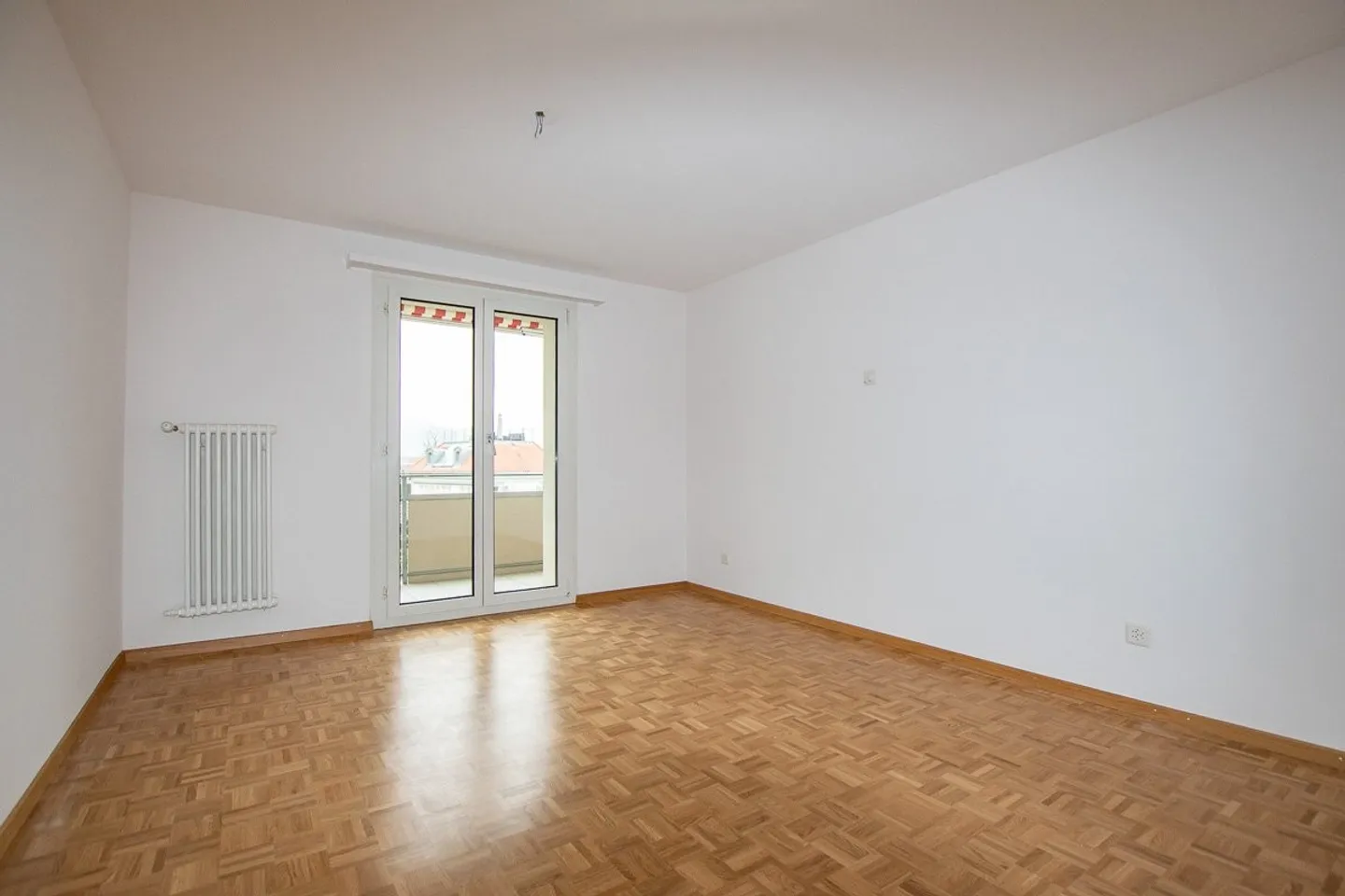 Bellissimo appartamento di 3 stanze in una posizione tranquilla - Foto 5 di 7