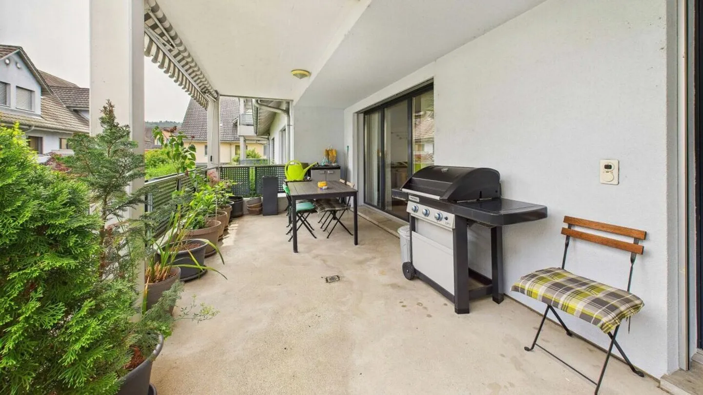 Grosszügige 4.5-Zimmer-Wohnung mit Balkon und flexibler Raumaufteilung - Foto 2 von 12