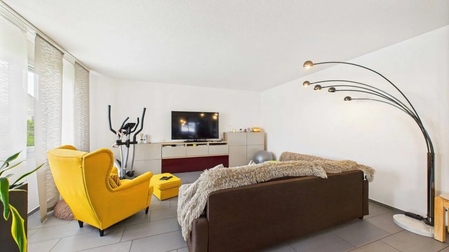 Grosszügige 4.5-Zimmer-Wohnung mit Balkon und flexibler Raumaufteilung - Foto 5 von 12