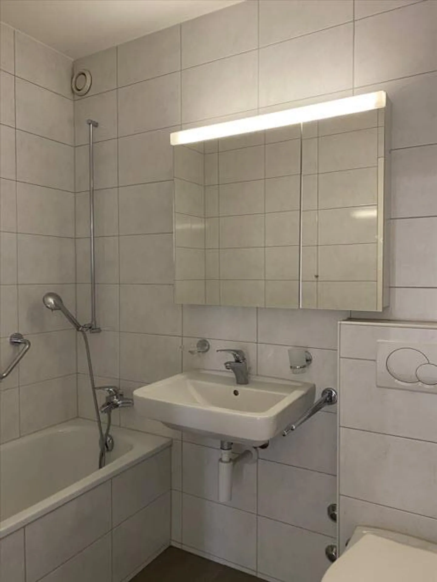 Moderne Wohnung mit toller Aussicht - Foto 3 von 10