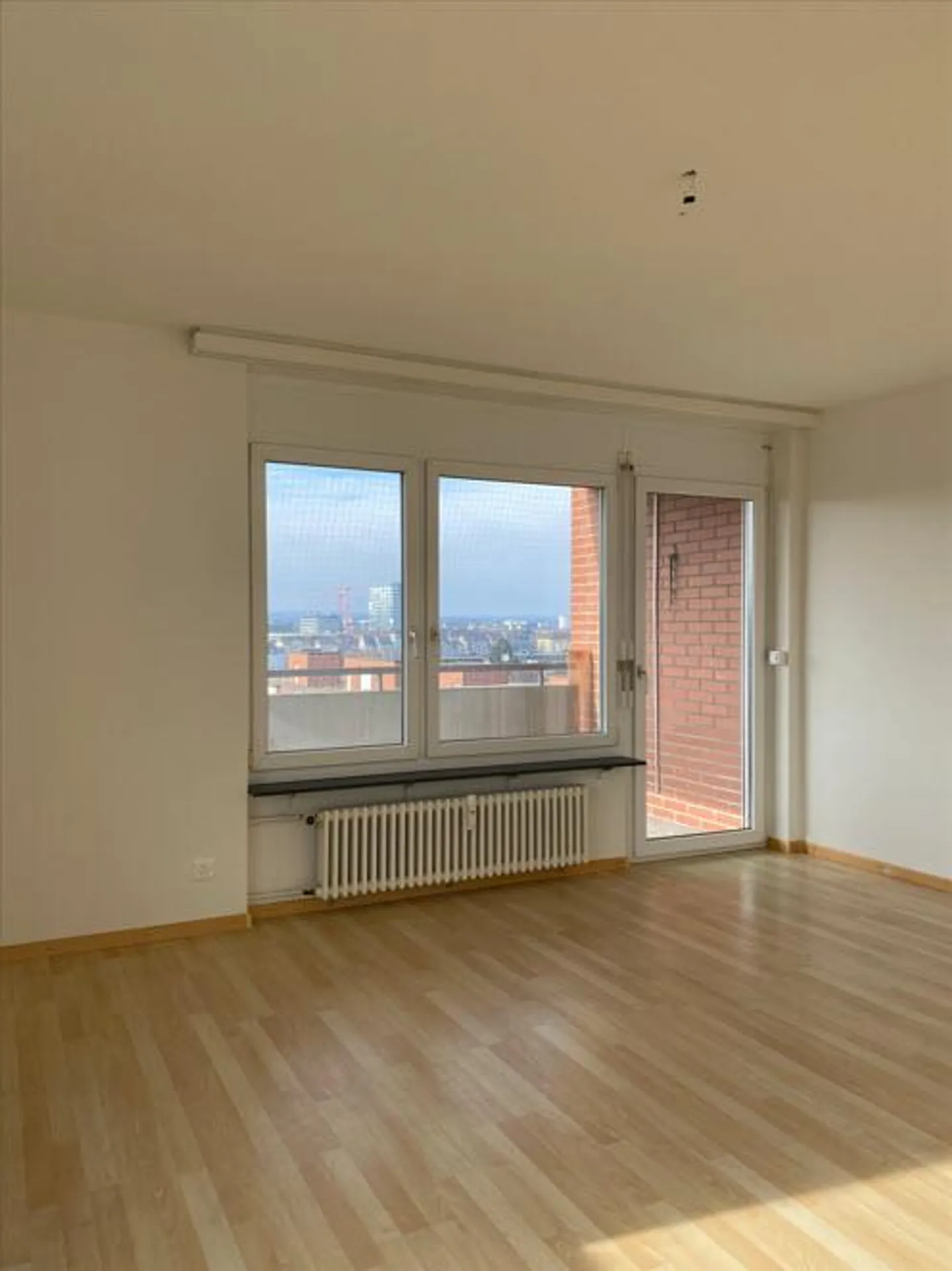 Moderne Wohnung mit toller Aussicht - Foto 4 von 10