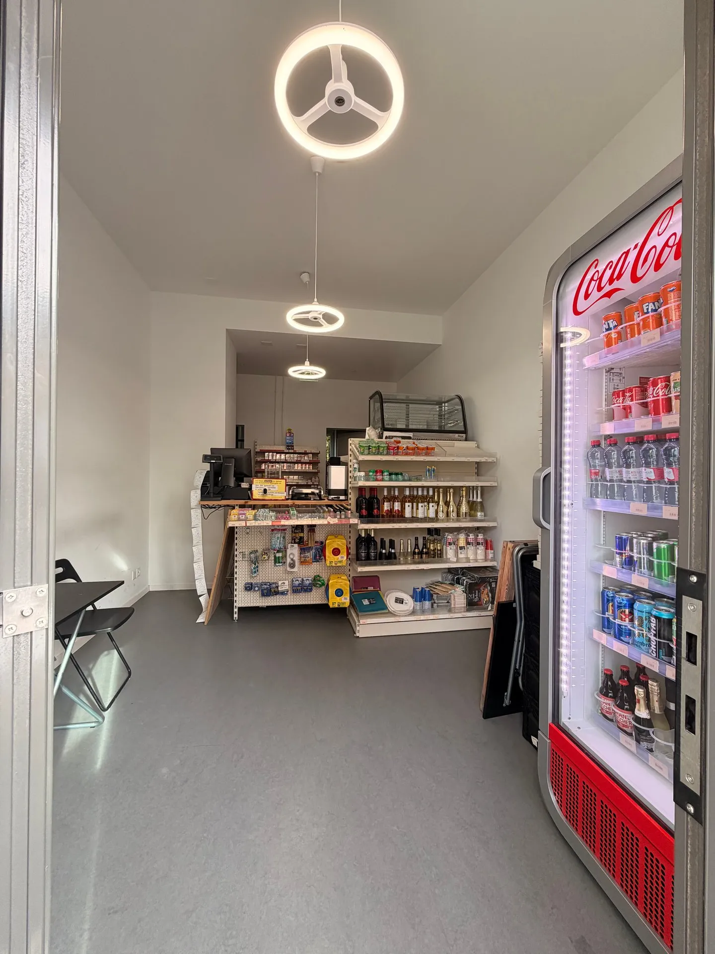 Versatile 2-room commercial spaces in central Zurich - Photo 1 of 4