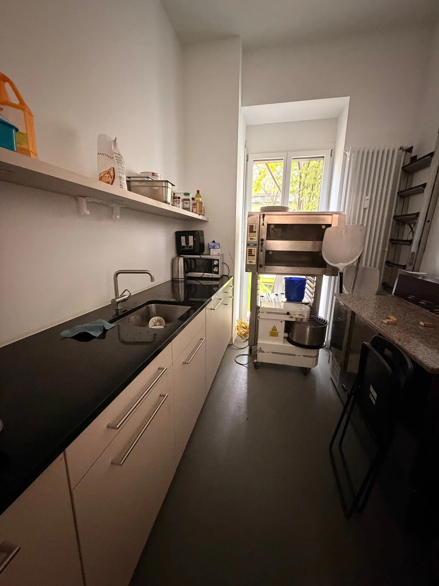 Versatile 2-room commercial spaces in central Zurich - Photo 2 of 4