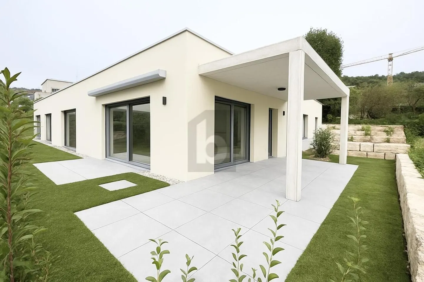 LUSSUOSO, COME IN UN BUNGALOW CON UN GRANDE GIARDINO - Foto 1 di 6