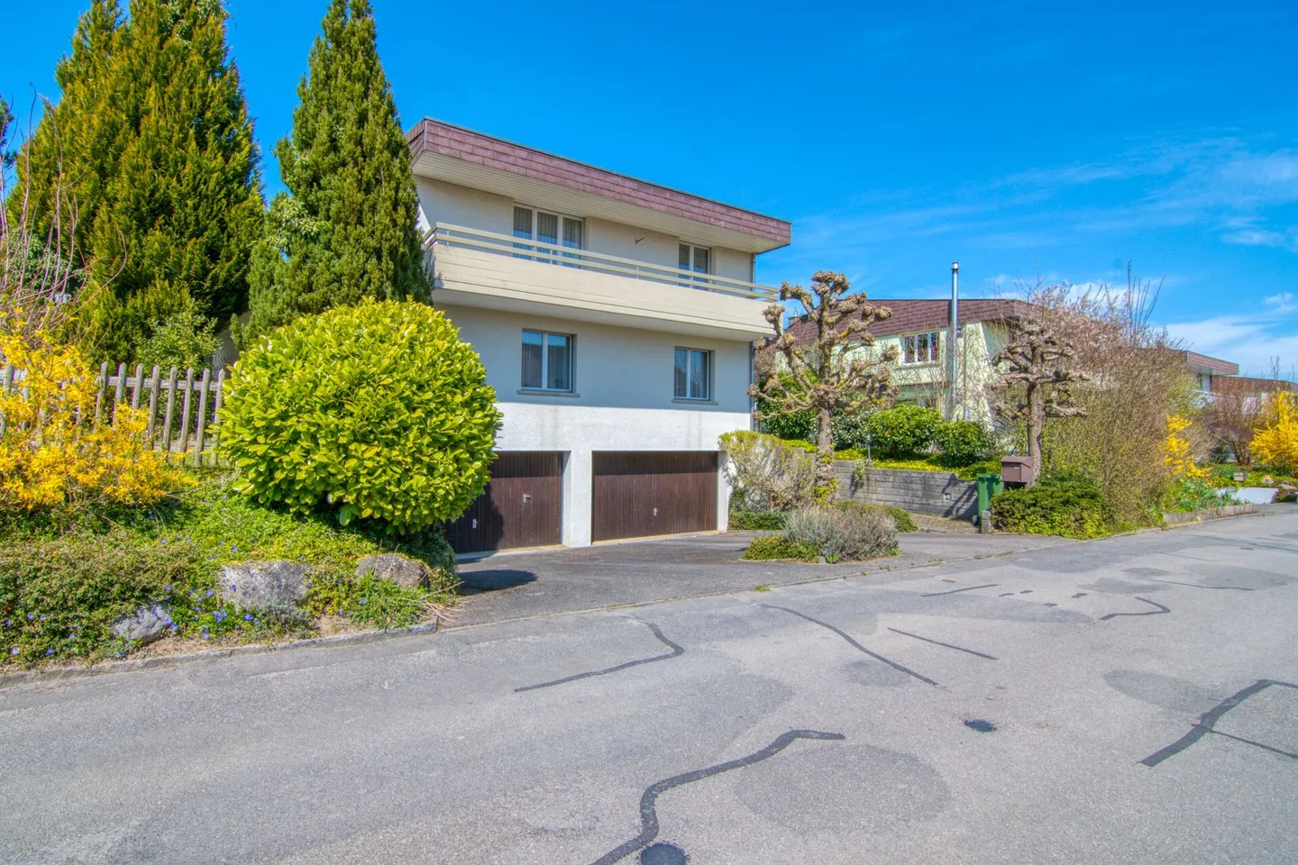 Maison individuelle de 6,5 pièces située au calme à Meikirch avec intimité et espace pour plusieurs véhicules - Photo 33 sur 34
