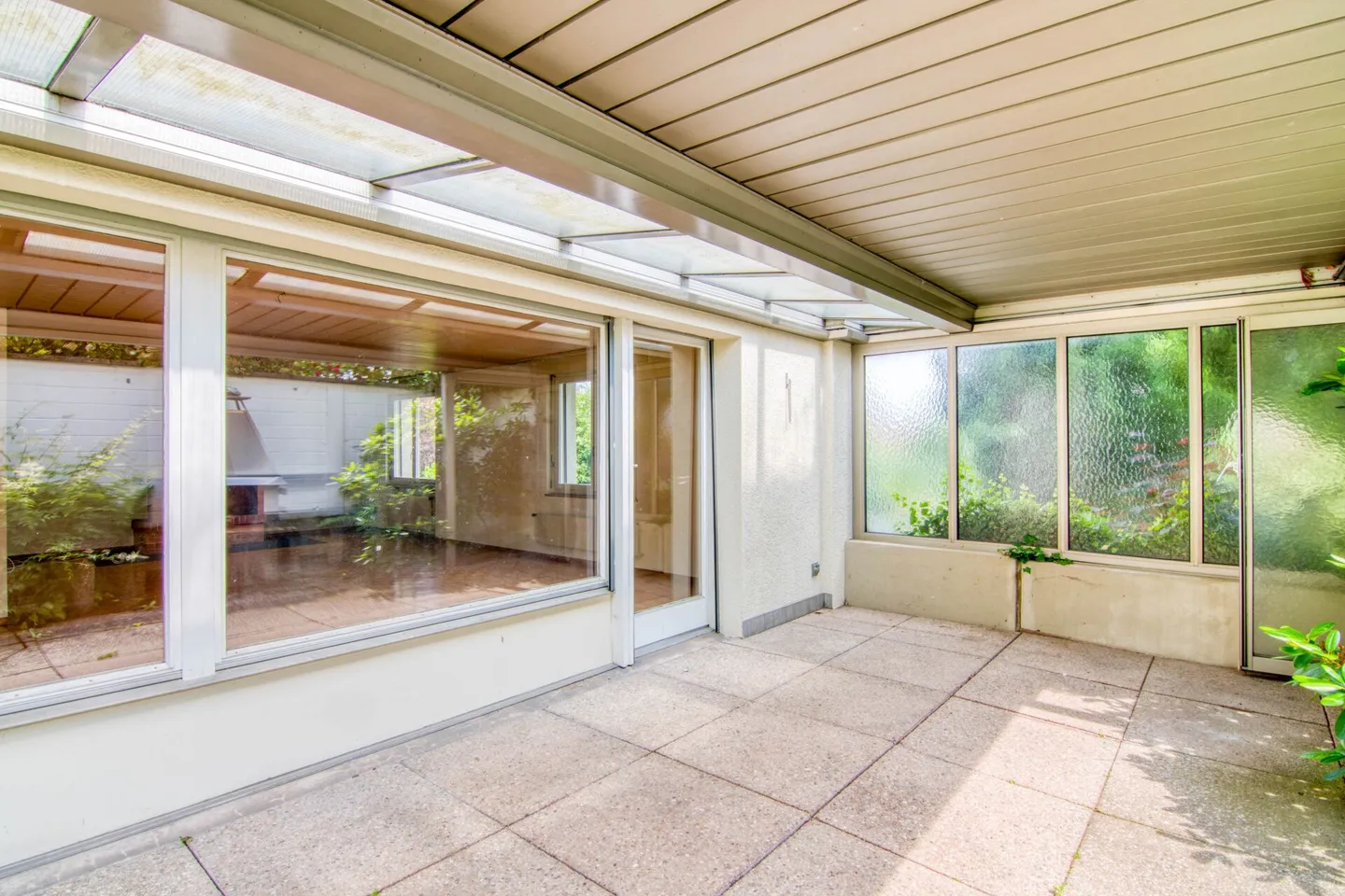 Maison individuelle de 6,5 pièces située au calme à Meikirch avec intimité et espace pour plusieurs véhicules - Photo 24 sur 34