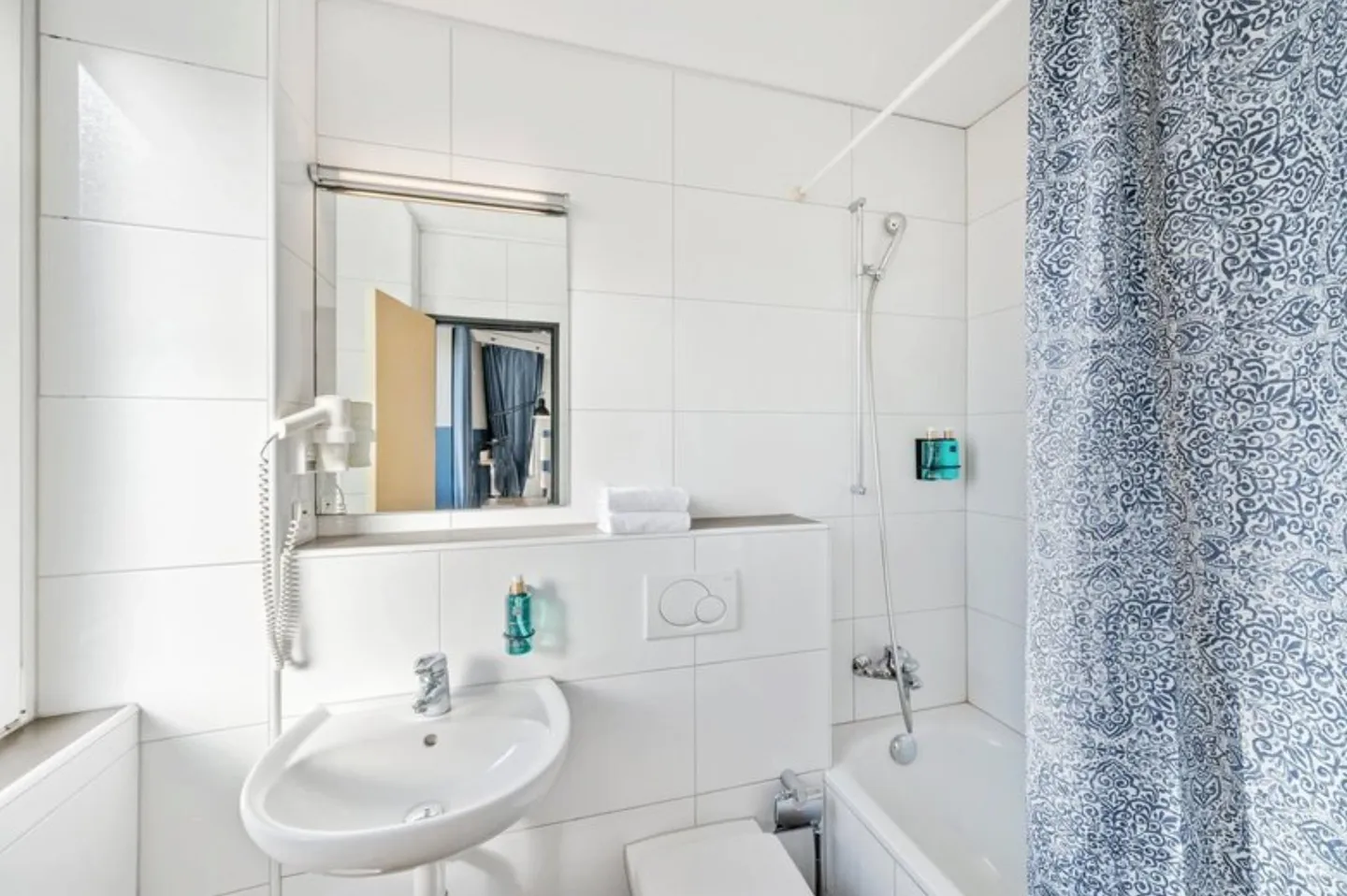 Furnished WG Room - Photo 5 of 5