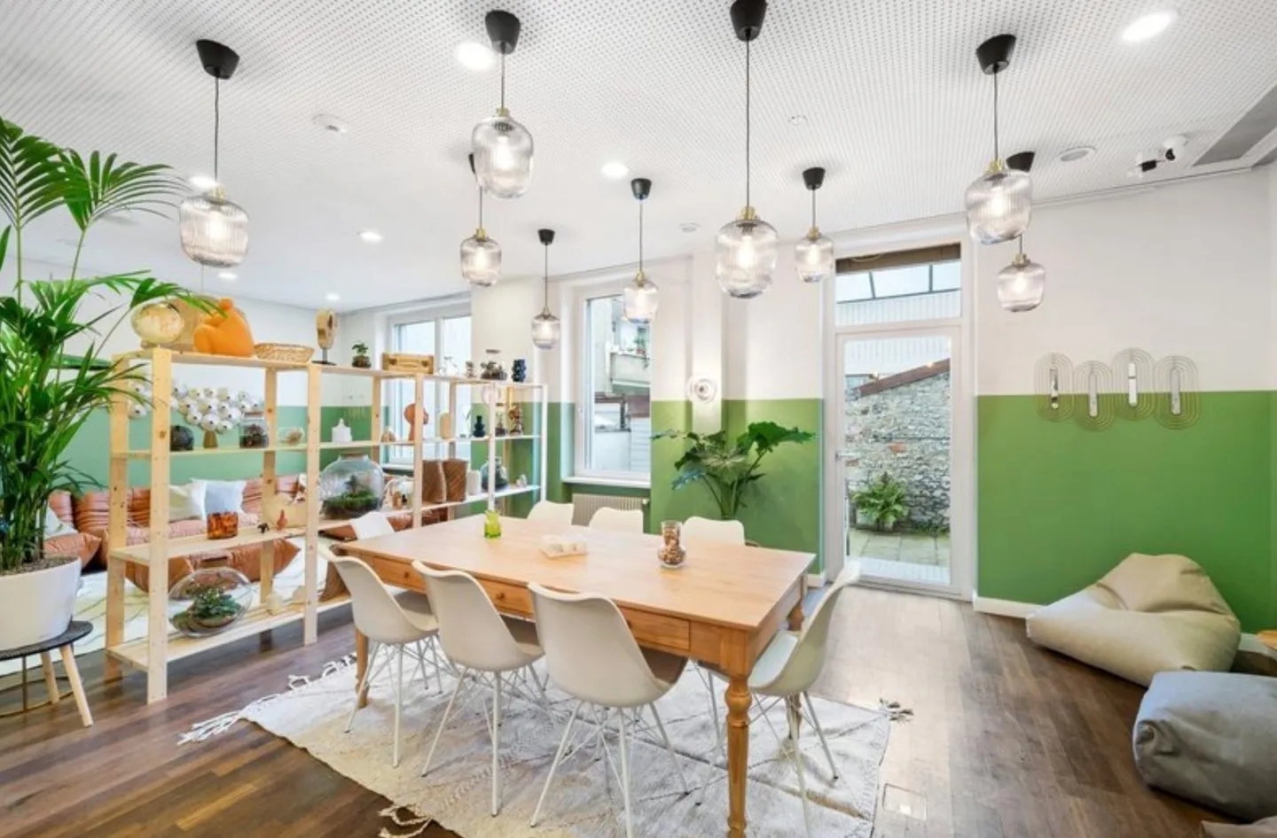 Furnished WG Room - Photo 3 of 5