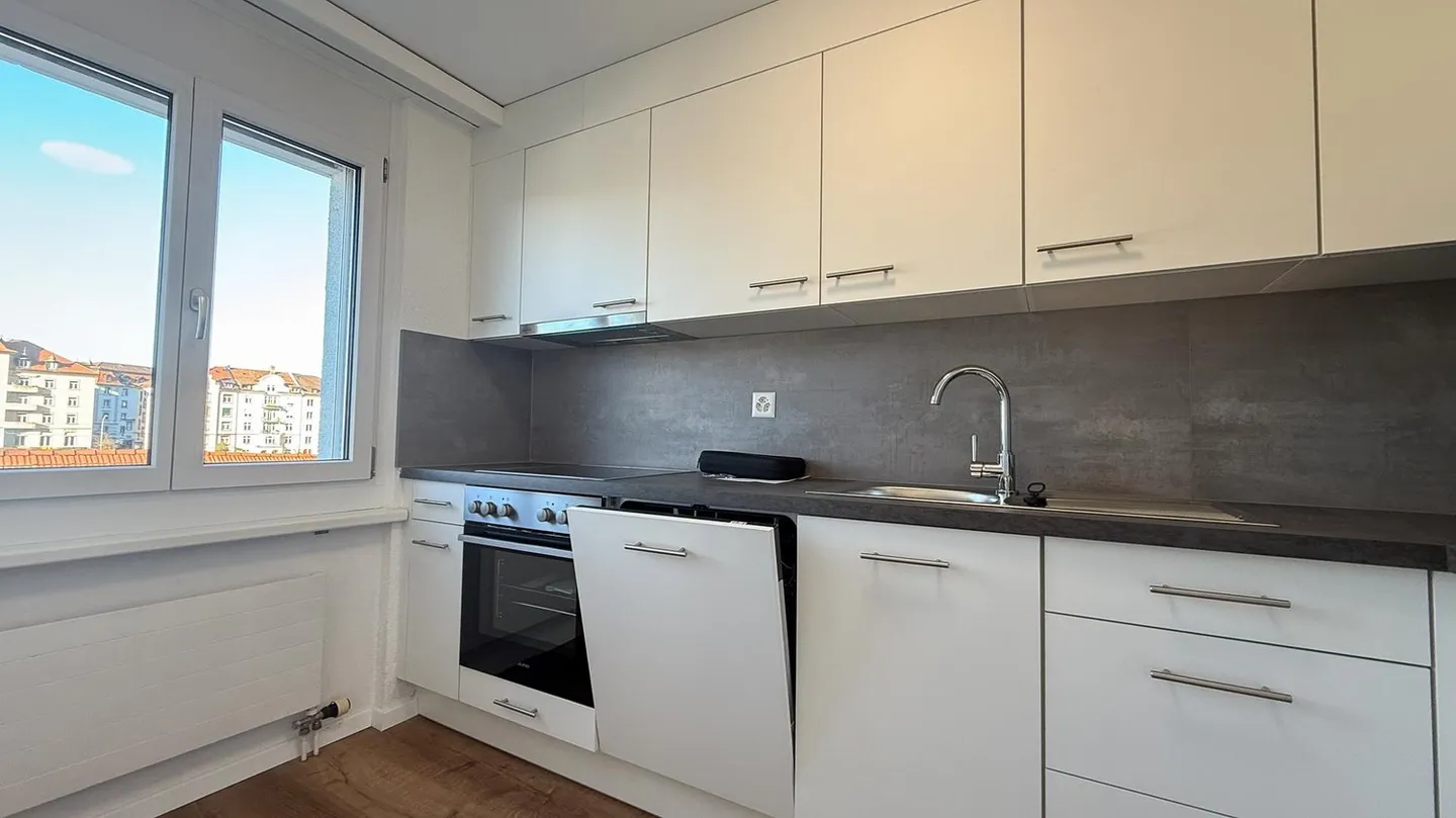 Fantastico appartamento di 3,5 locali in città con grande balcone - vivere vicino al centro - Foto 7 di 8