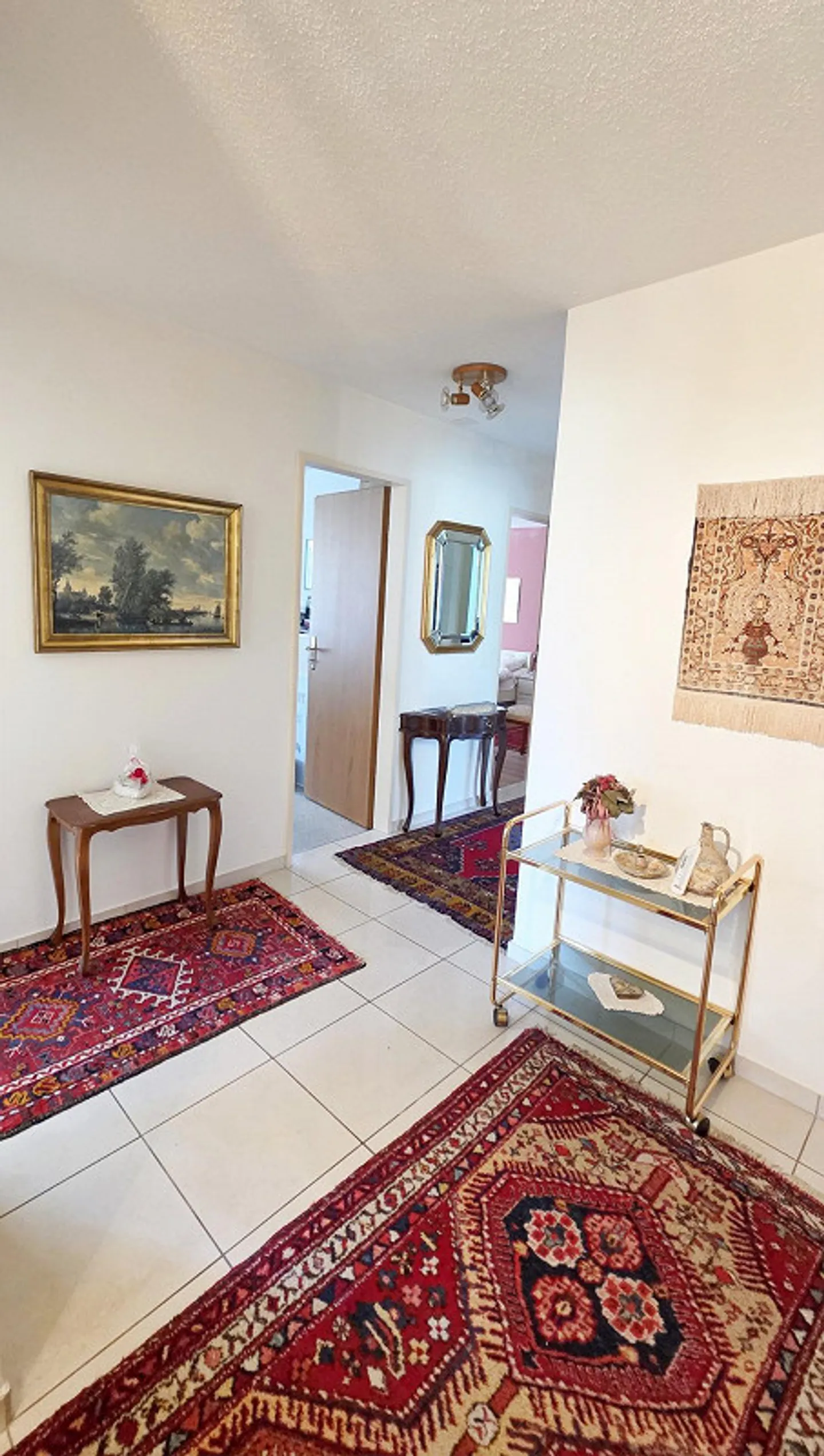 Appartement spacieux de 4 ½ pièces avec vue sur la verdure et deux balcons - Photo 4 sur 22