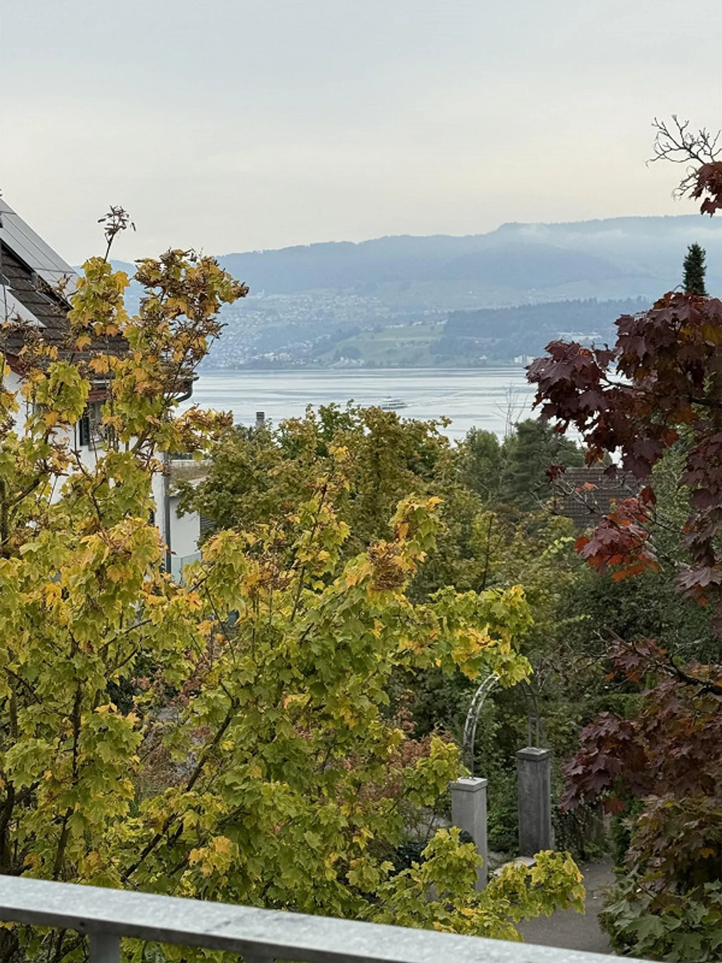 Bellissimo appartamento di 3,5 stanze con vista lago a Männedorf - Foto 8 di 9