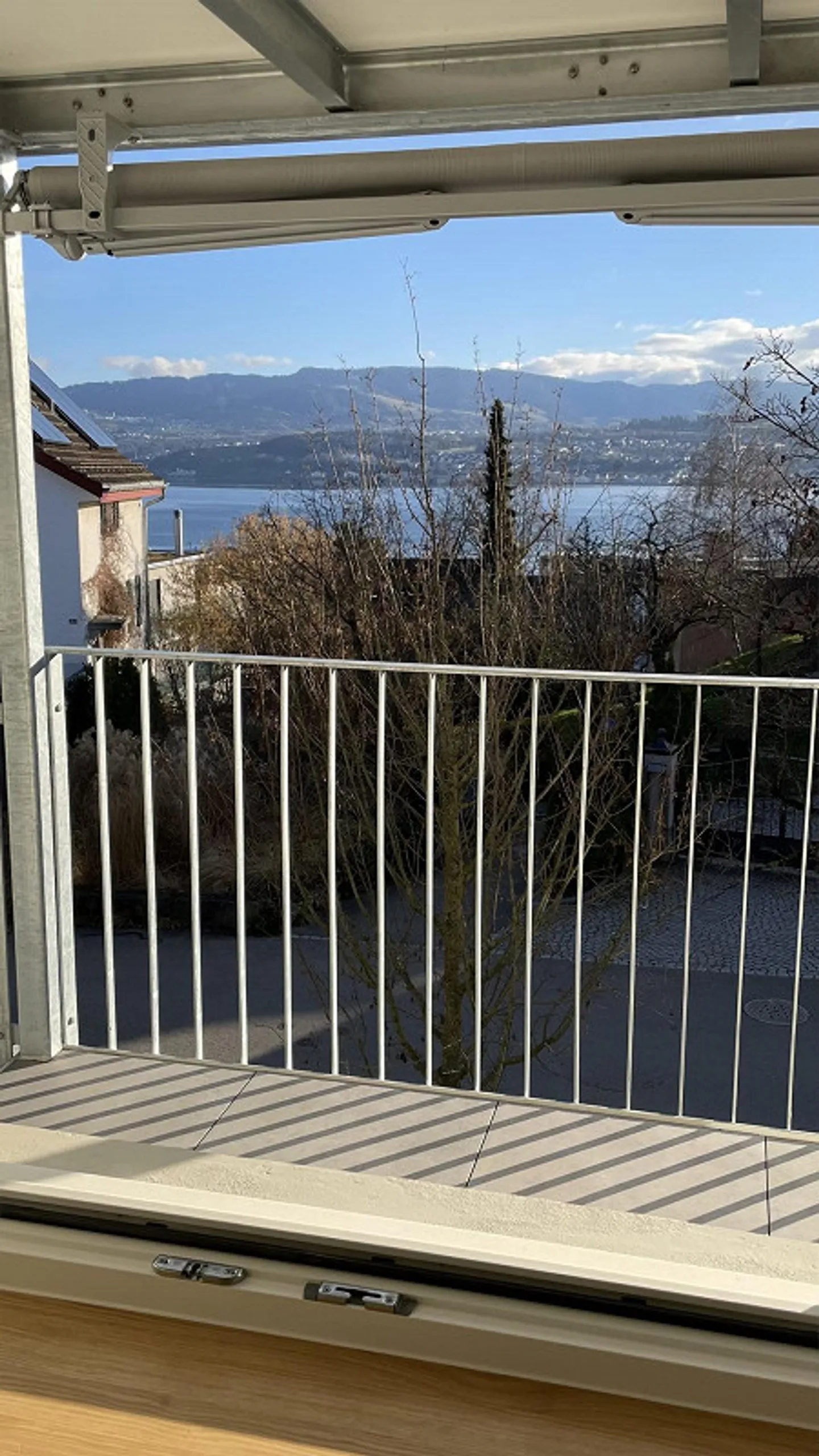 Bellissimo appartamento di 3,5 stanze con vista lago a Männedorf - Foto 9 di 9