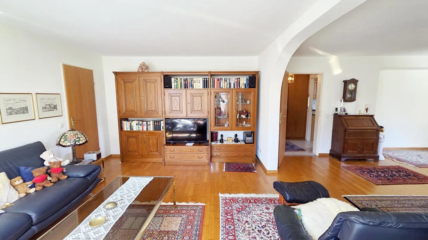 Appartement spacieux de 4 ½ pièces avec vue sur la verdure et deux balcons - Photo 8 sur 22