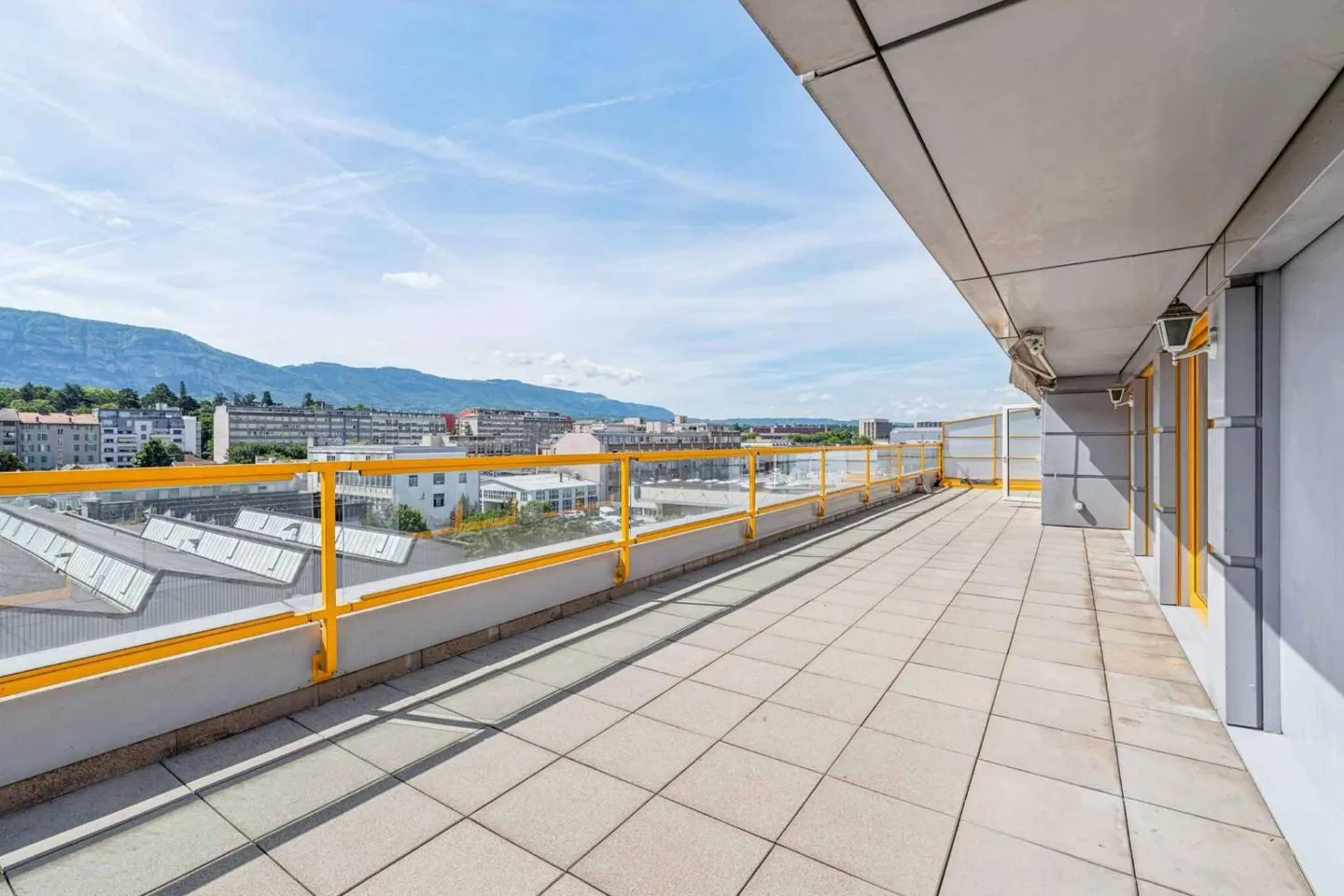 Exclusive! Magnificent penthouse with 4 rooms and terrace of over 80 m² - Photo 1 of 8