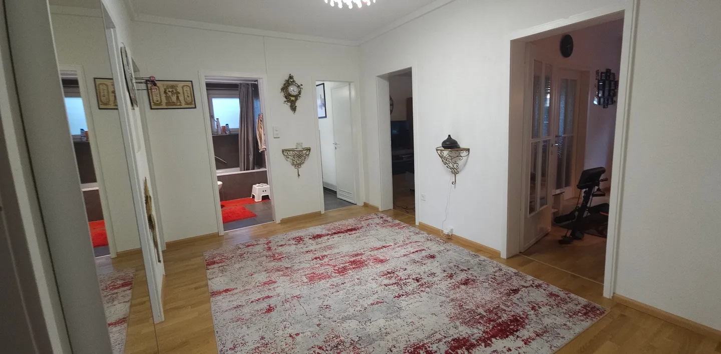 Appartement spacieux avec balcon - Photo 3 sur 10