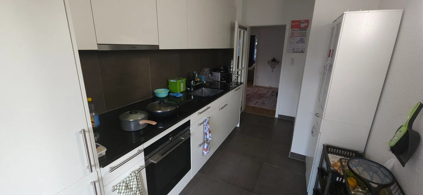 Appartement spacieux avec balcon - Photo 4 sur 10