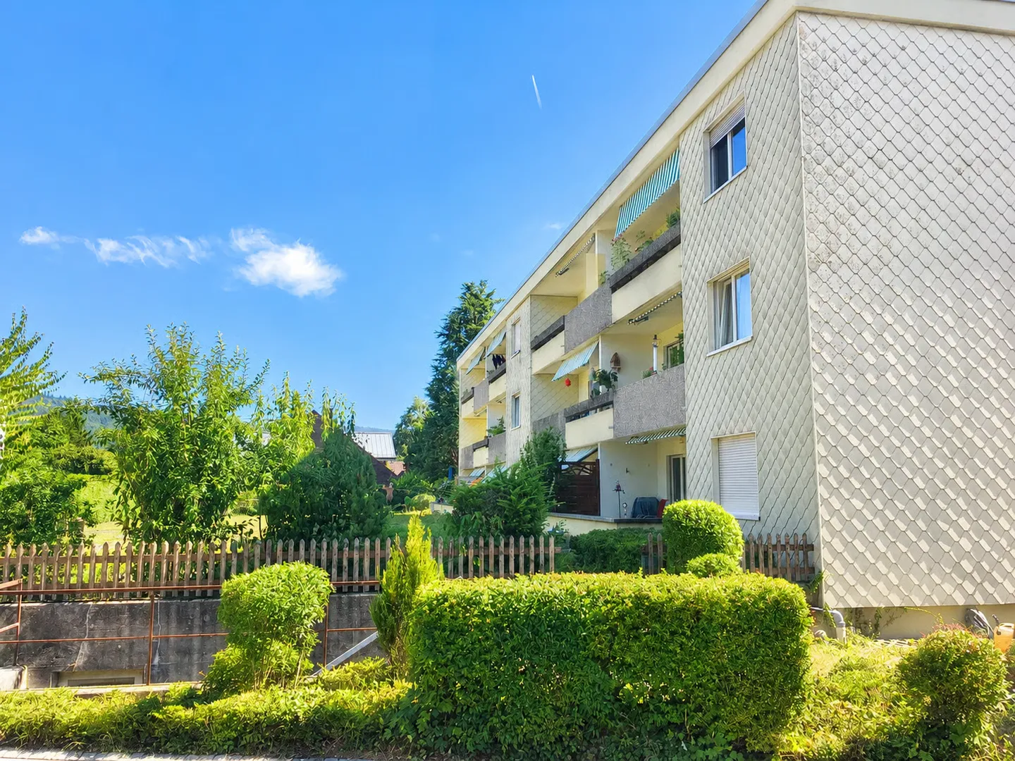 Luminoso appartamento di 3,5 locali con grande balcone soleggiato - Foto 1 di 13