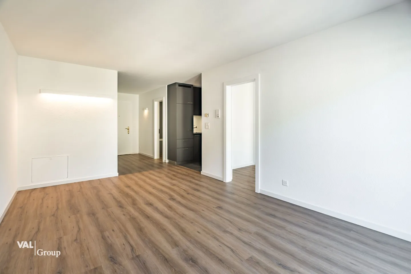 Appartement attrayant de 2,5 pièces dans un emplacement privilégié à Visp - idéal comme bien d'investissement ou résidence principale - Photo 1 sur 12