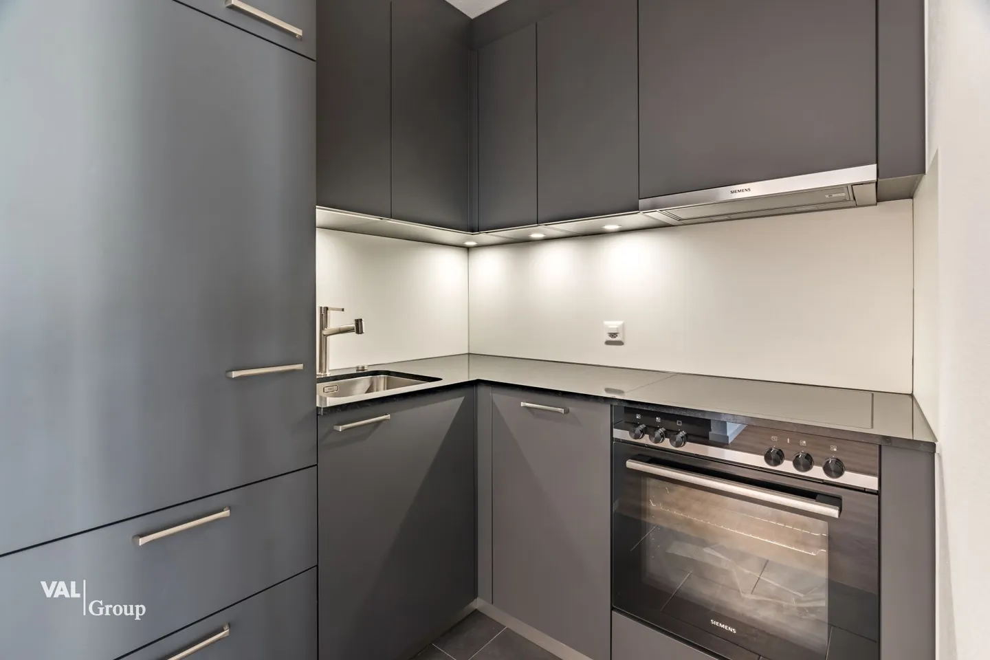 Appartement attrayant de 2,5 pièces dans un emplacement privilégié à Visp - idéal comme bien d'investissement ou résidence principale - Photo 3 sur 12