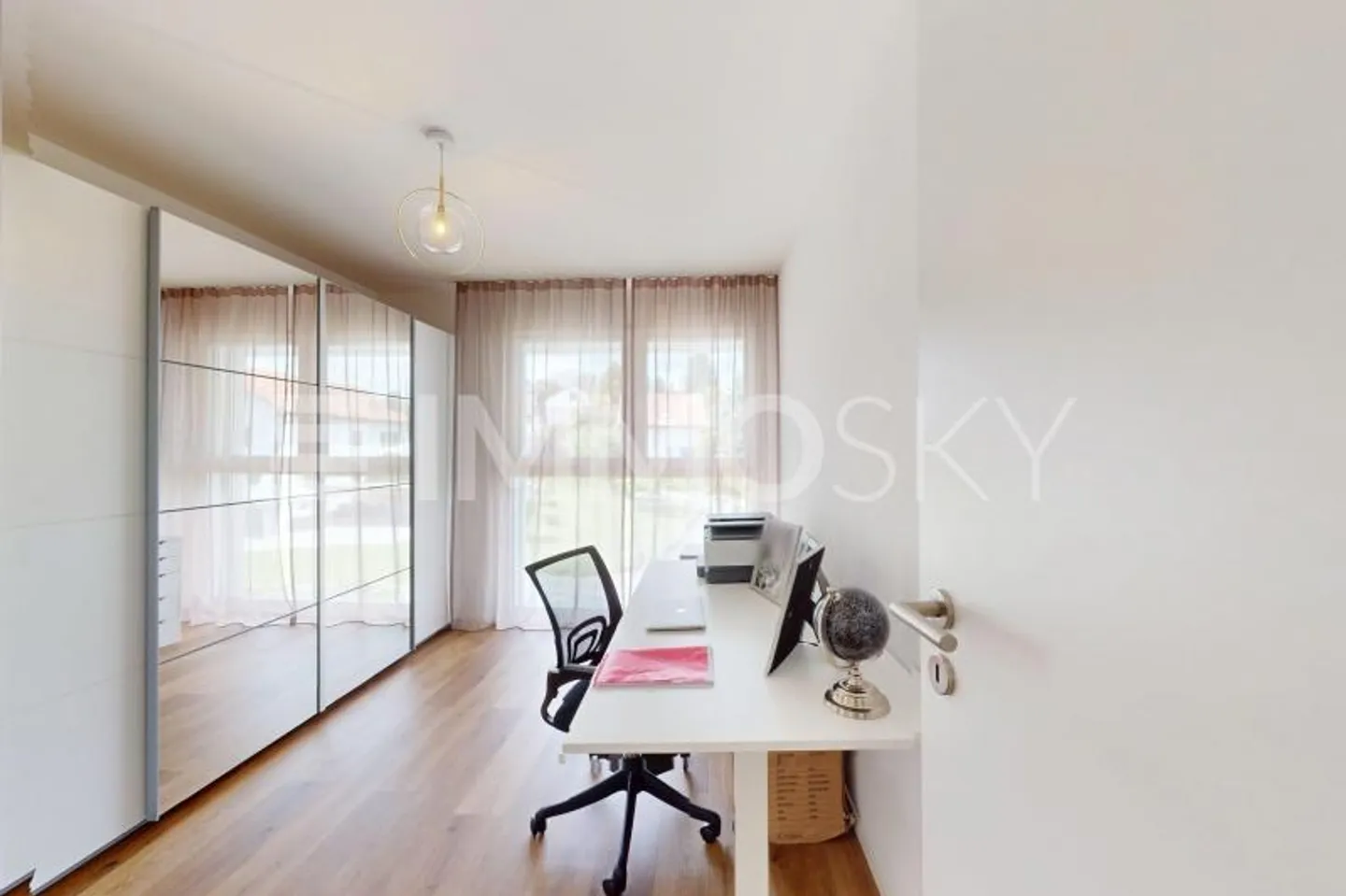 Family duplex close to all amenities - Photo 7 of 10