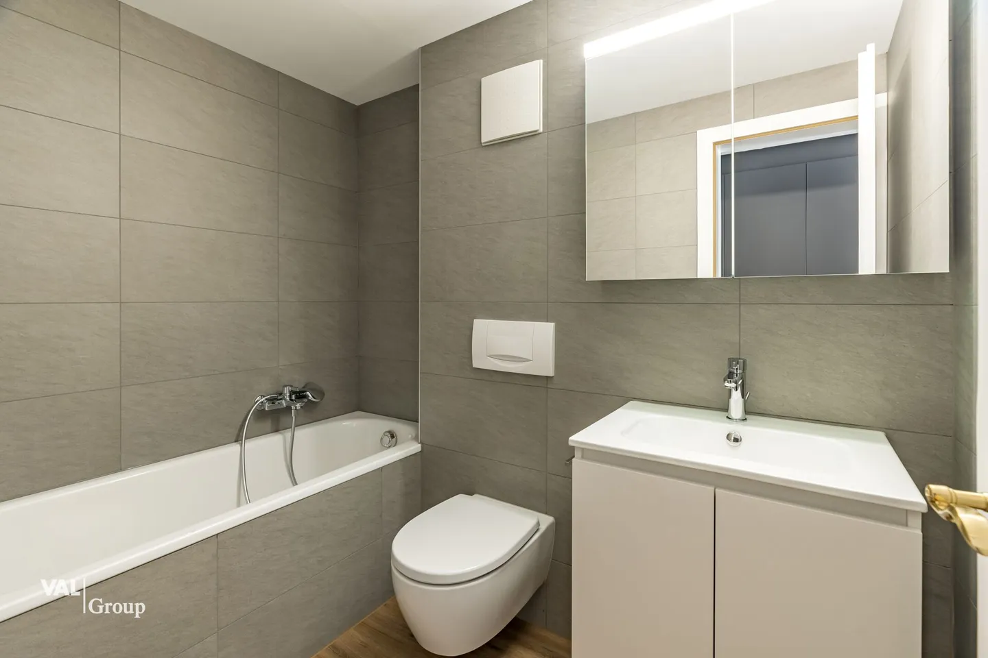 Appartement attrayant de 2,5 pièces dans un emplacement privilégié à Visp - idéal comme bien d'investissement ou résidence principale - Photo 4 sur 12