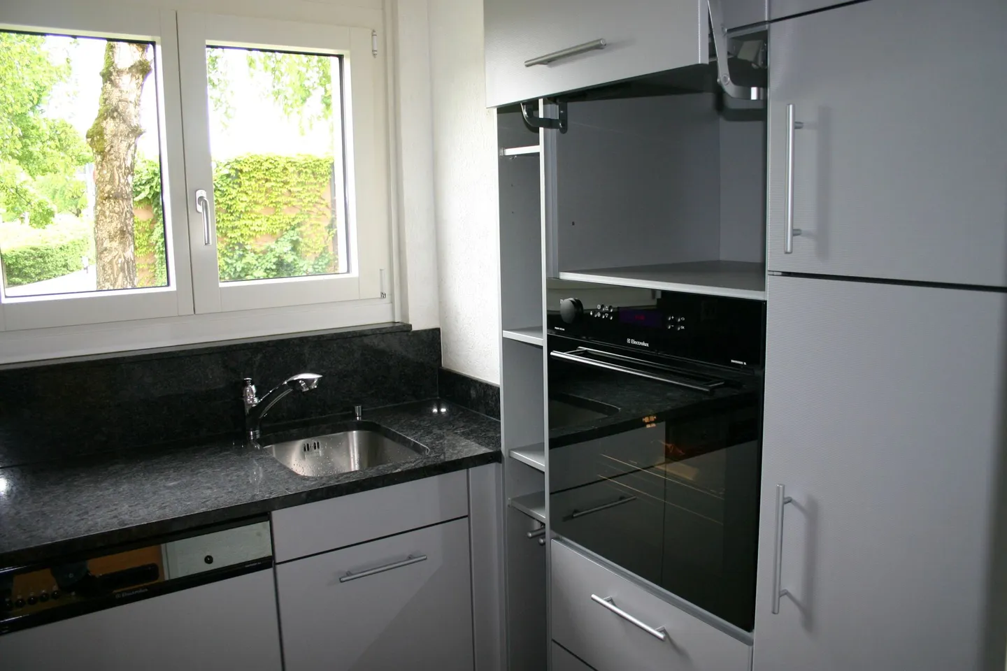 Appartement attrayant de 4,5 pièces avec grand jardin privé - Photo 1 sur 5