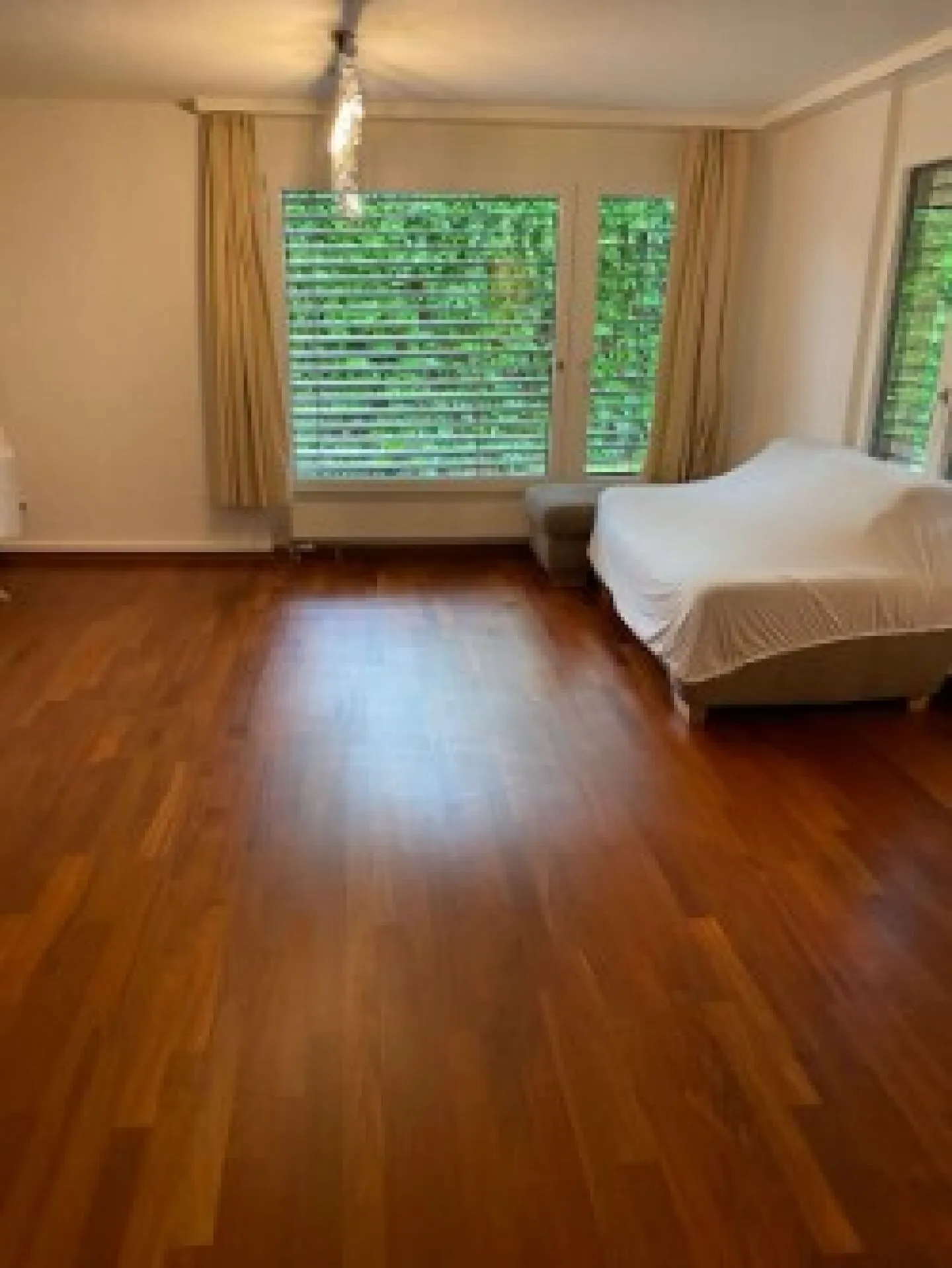 Appartement attrayant de 4,5 pièces avec grand jardin privé - Photo 3 sur 5