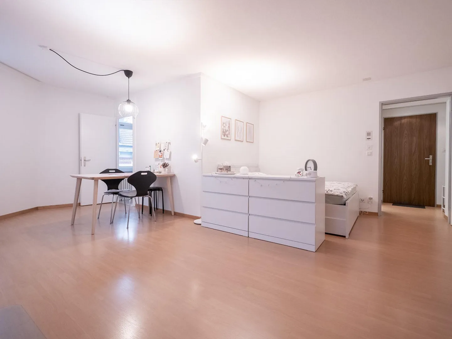 Apartment in a prime location ideal for students or temporary residents - Photo 2 of 9