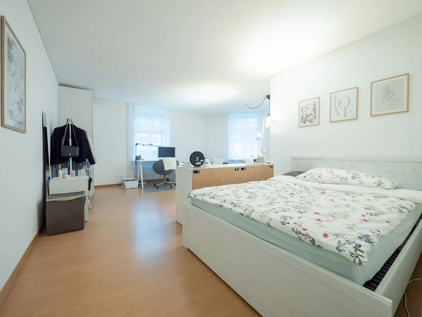 Apartment in a prime location ideal for students or temporary residents - Photo 4 of 9