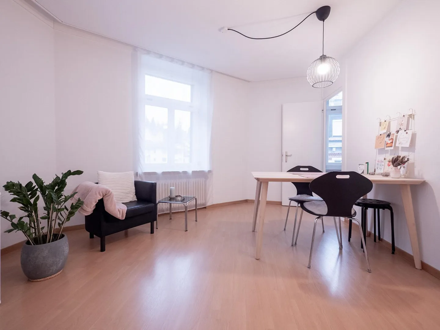 Apartment in a prime location ideal for students or temporary residents - Photo 5 of 9