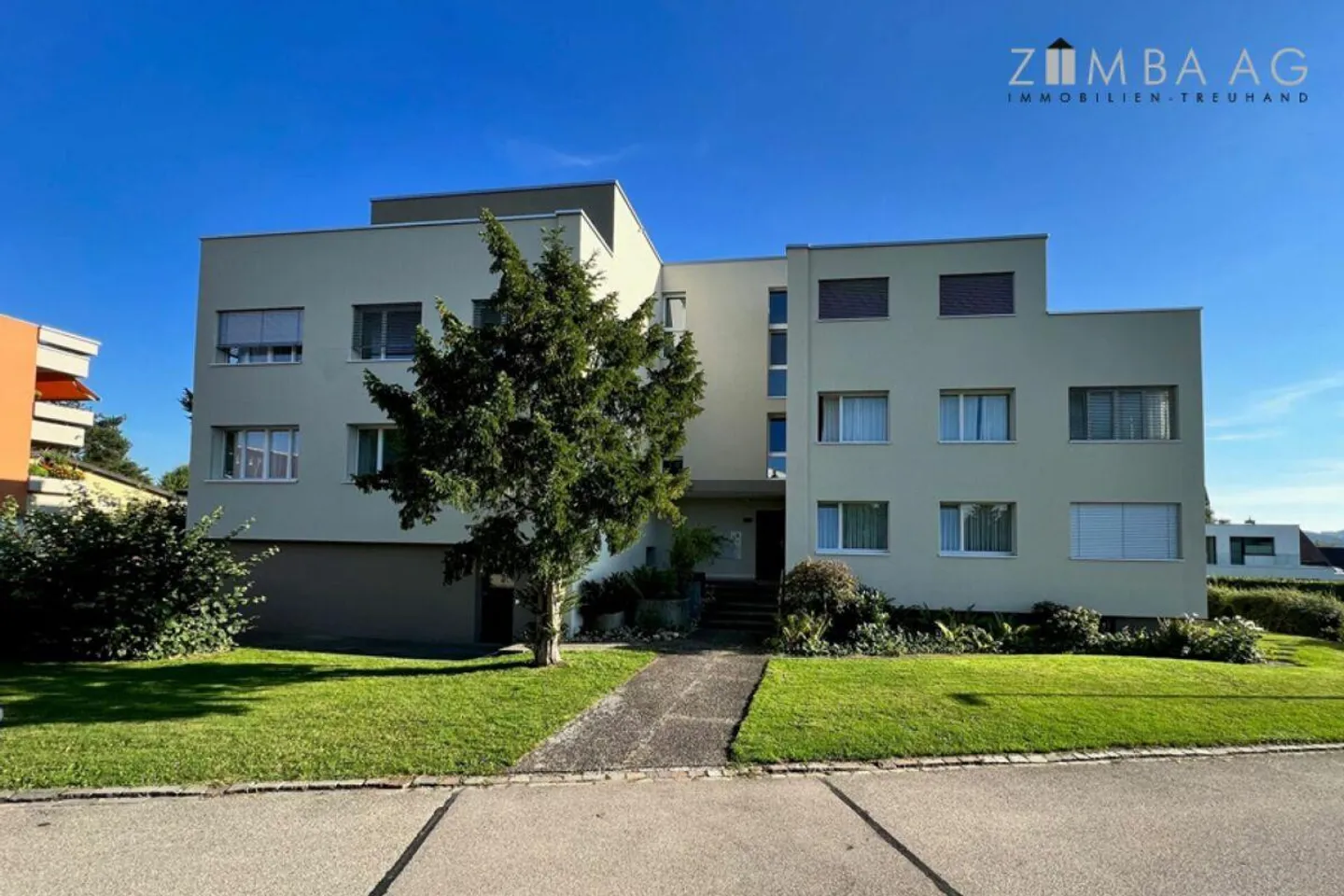 Spacious, very quiet location, lots of sun, large balcony, washer/dryer - Photo 3 of 22