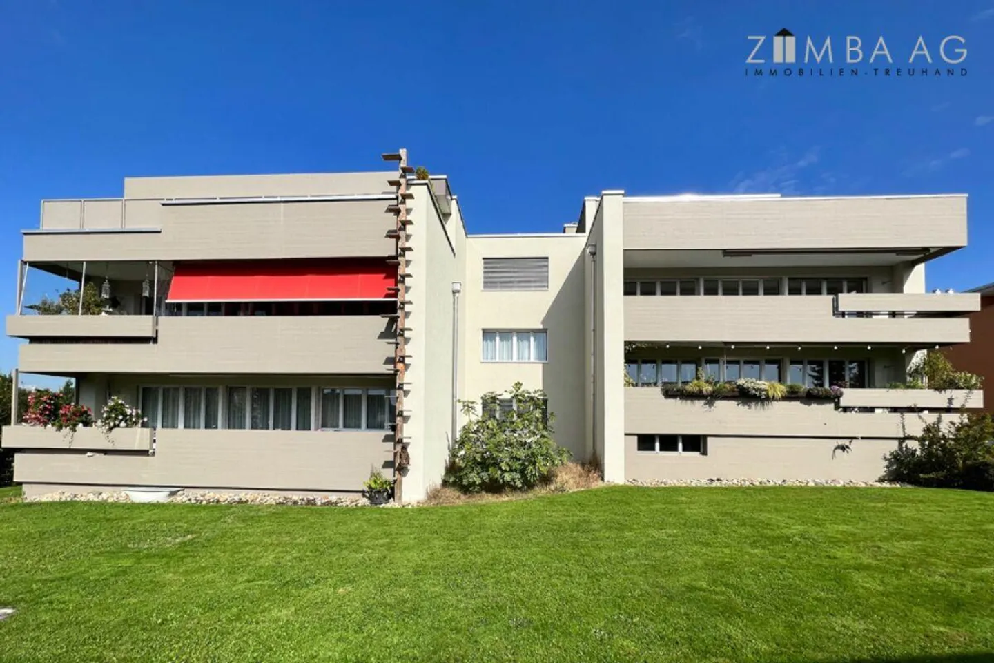 Spacious, very quiet location, lots of sun, large balcony, washer/dryer - Photo 5 of 22