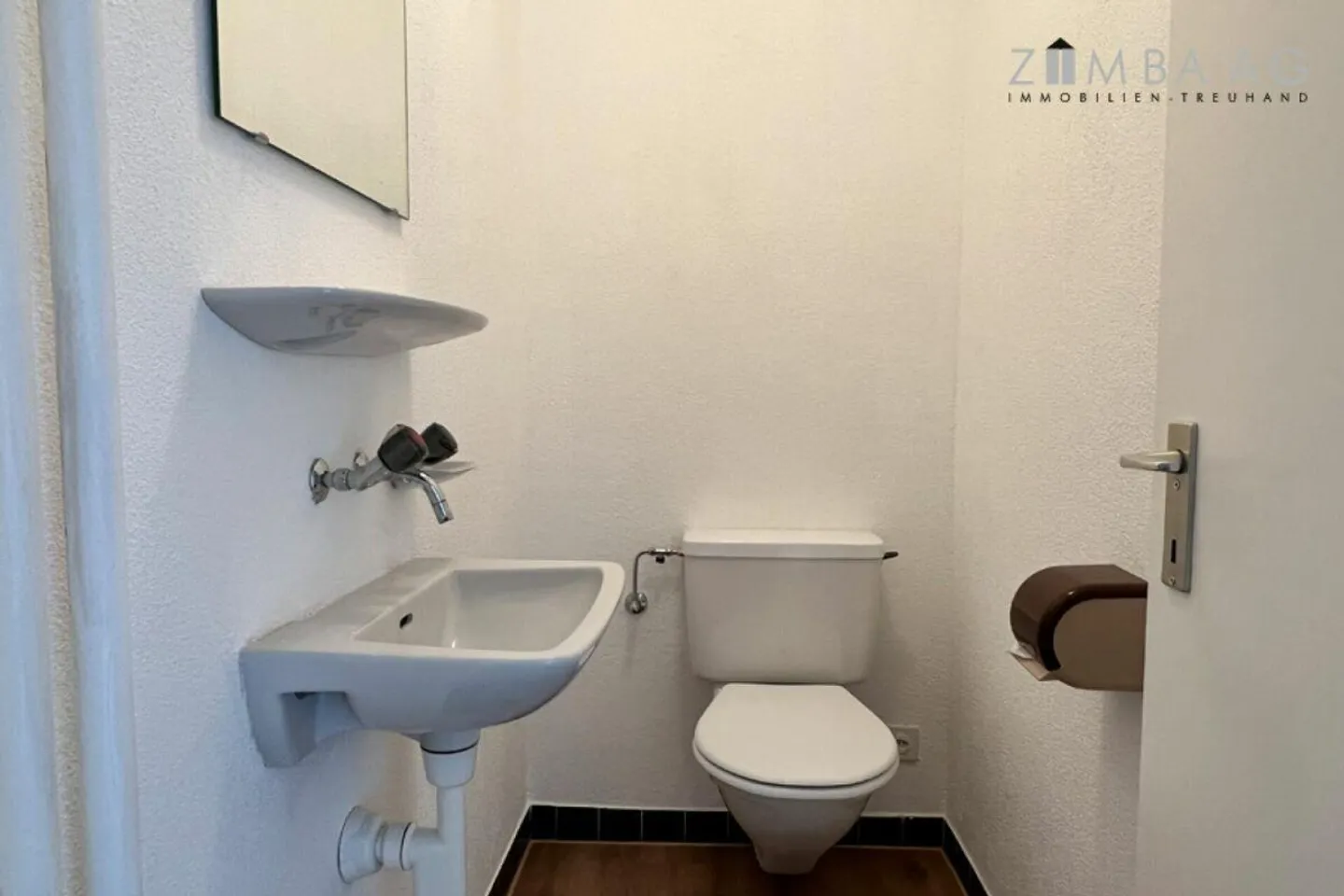 Spacious, very quiet location, lots of sun, large balcony, washer/dryer - Photo 20 of 22
