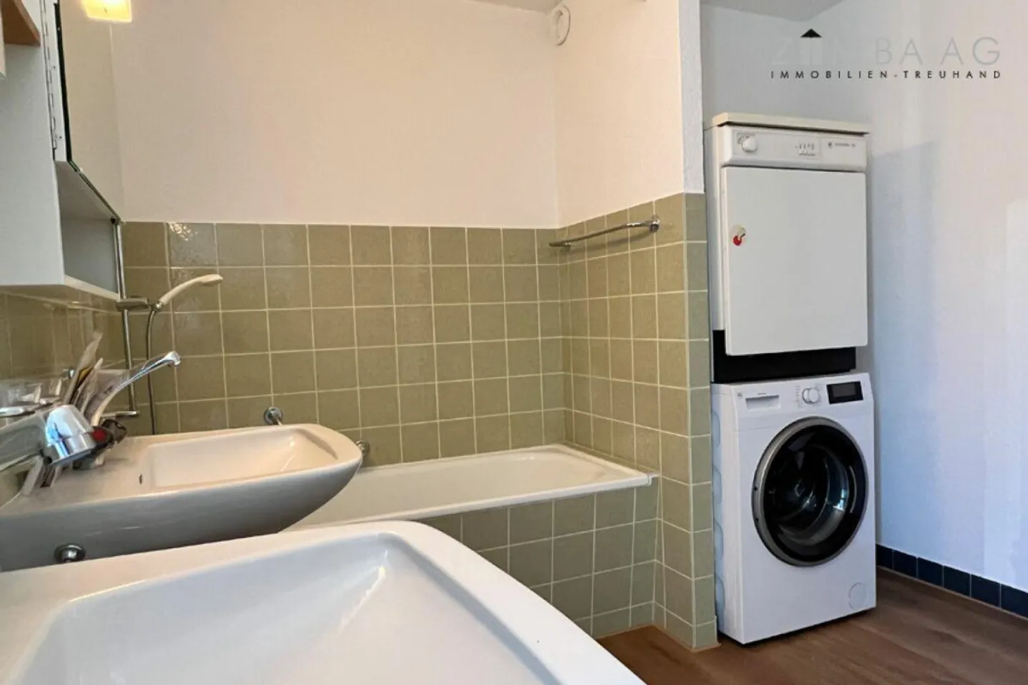 Spacious, very quiet location, lots of sun, large balcony, washer/dryer - Photo 21 of 22