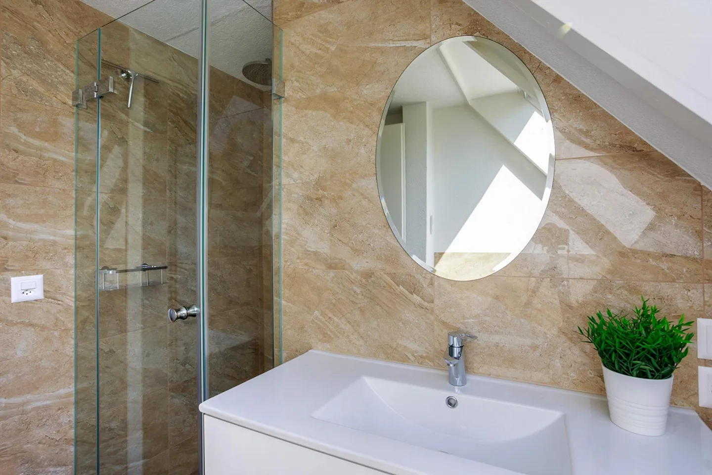 Exklusives Apartment mit Seeblick - Foto 8 von 10