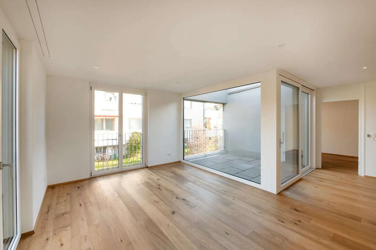 Appartement en copropriété de 4,5 pièces, 1er étage avec atrium et terrasse sur le toit - Photo 2 sur 15