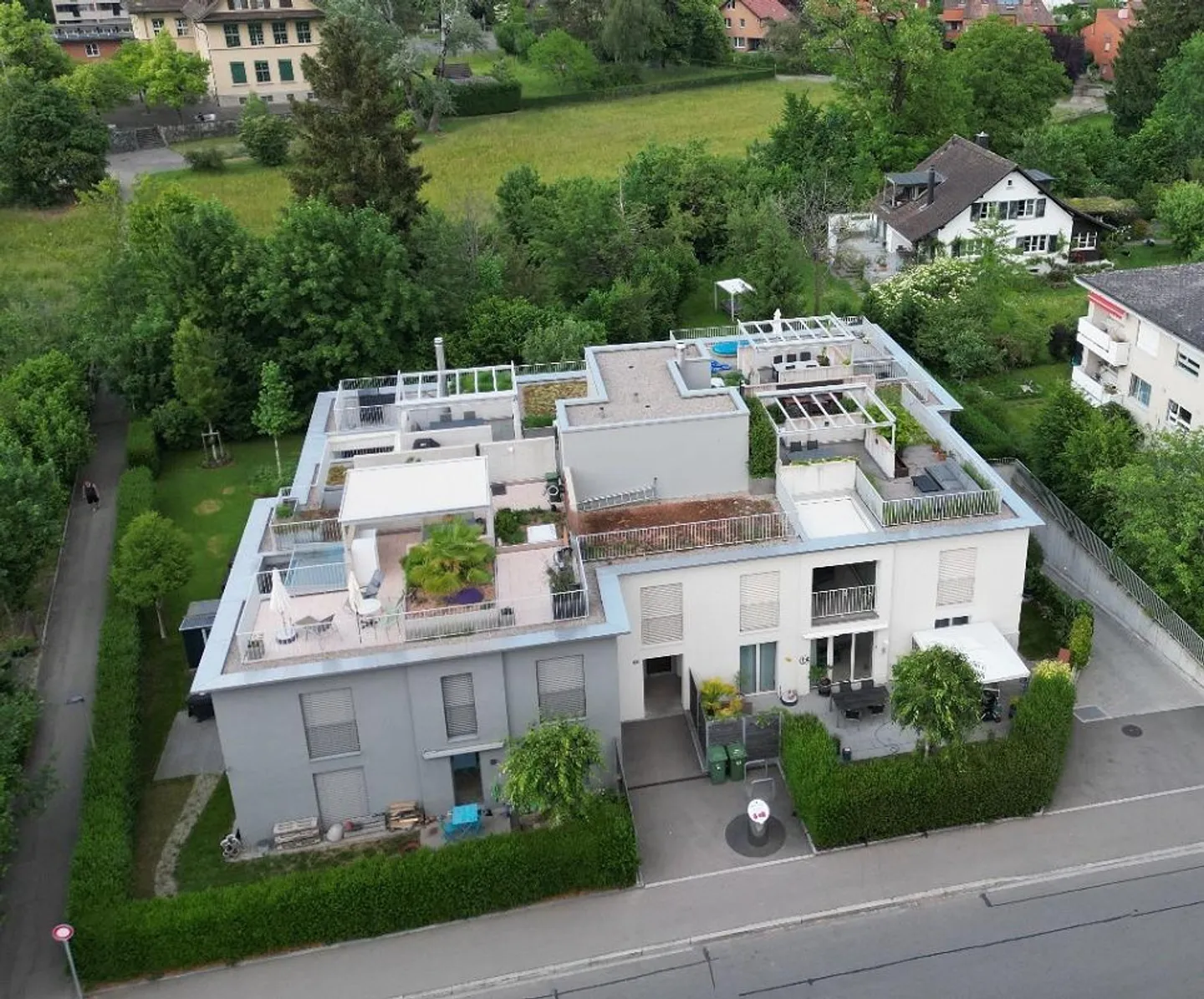 Appartement en copropriété de 4,5 pièces, 1er étage avec atrium et terrasse sur le toit - Photo 4 sur 15