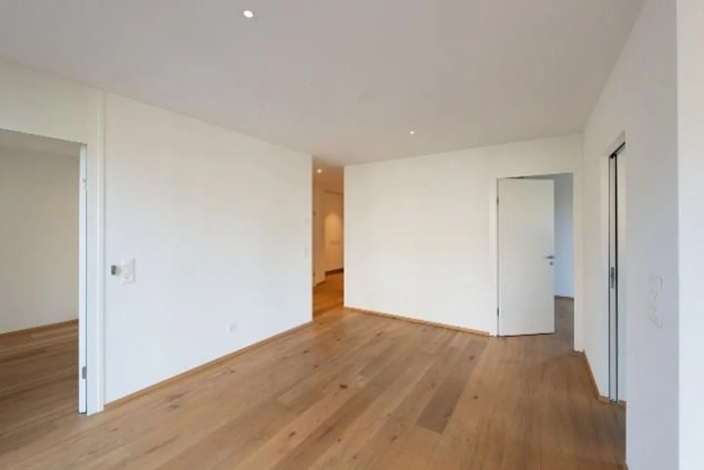 Appartement en copropriété de 4,5 pièces, 1er étage avec atrium et terrasse sur le toit - Photo 6 sur 15