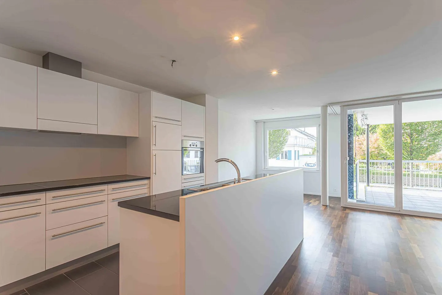 Modern, hell, zentral - Foto 2 di 9