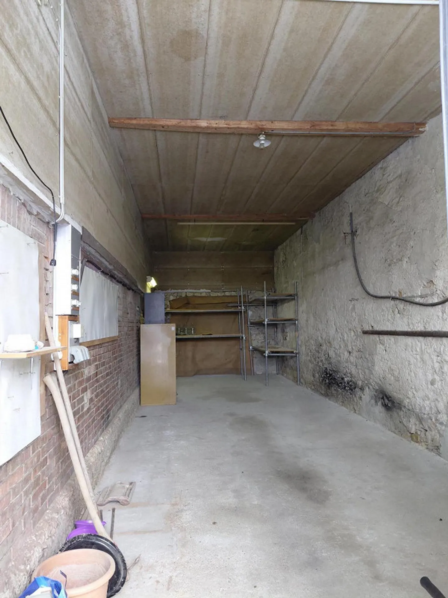 Single garage for caravan, motorhome or boat - Photo 3 of 3