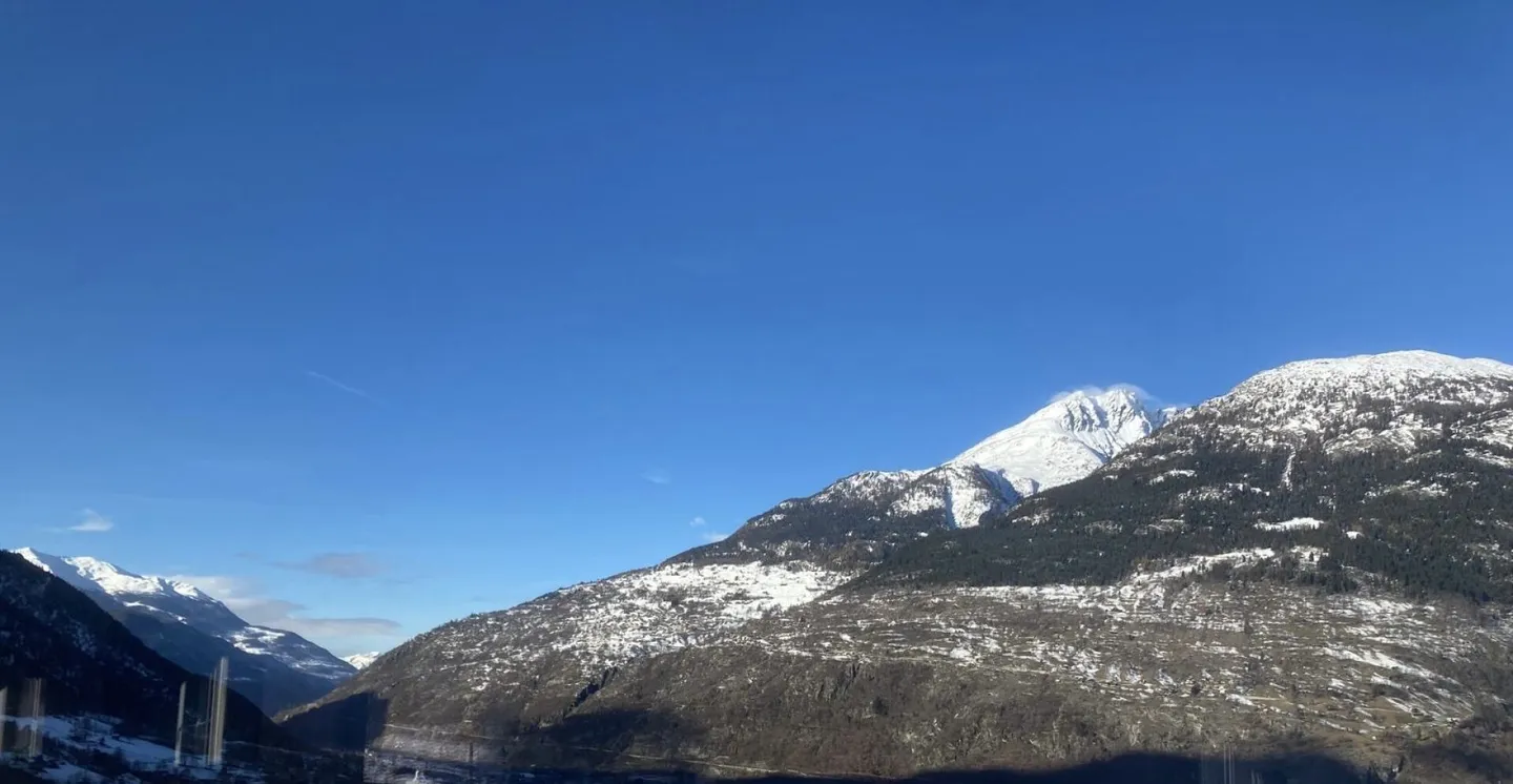 Dreamlike modern villa with breathtaking panoramic views - Photo 23 of 23