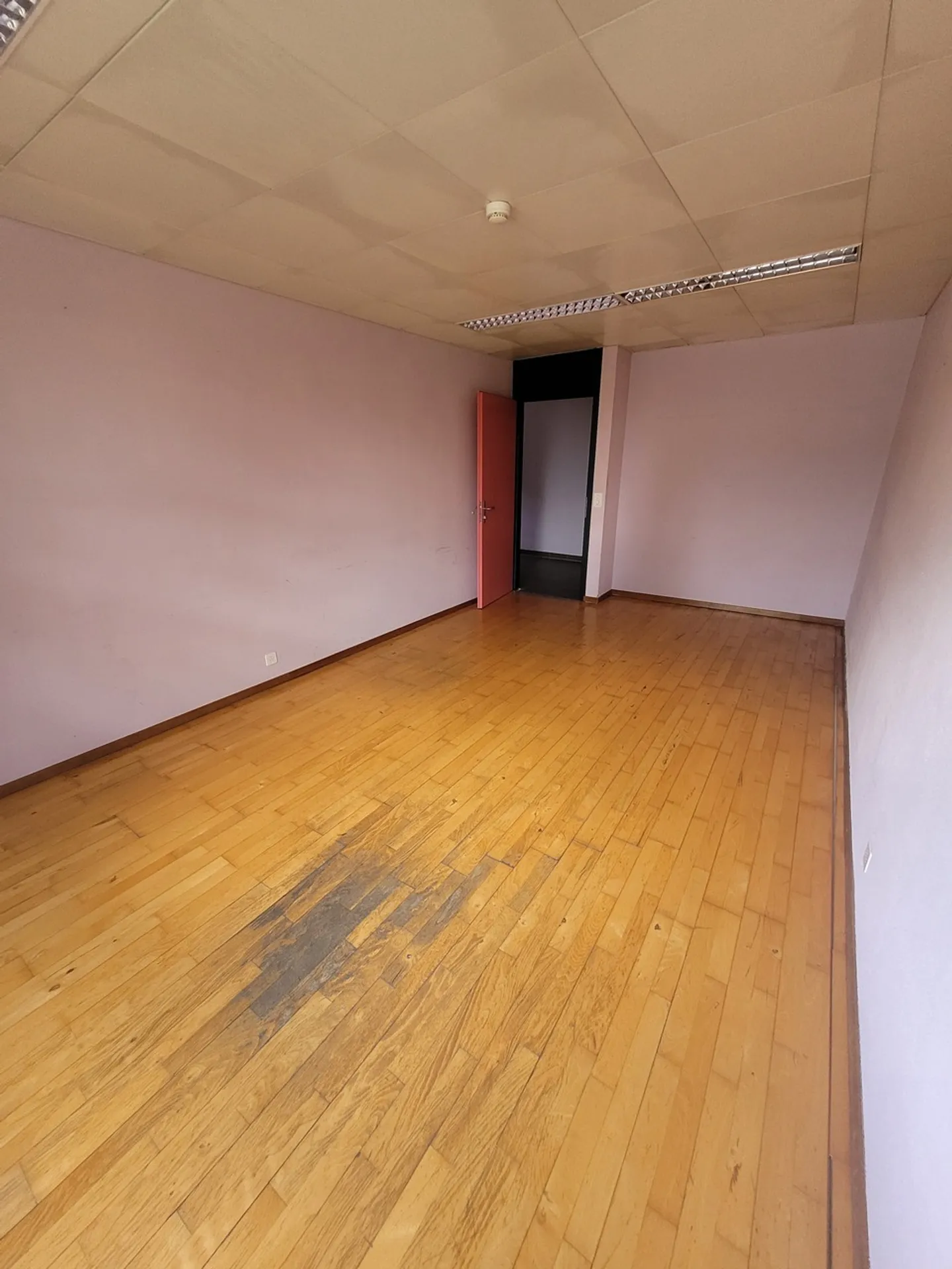 Büro von 22m2 - Nähe Geschäfte, Verkehr und Autobahn - Foto 3 von 6