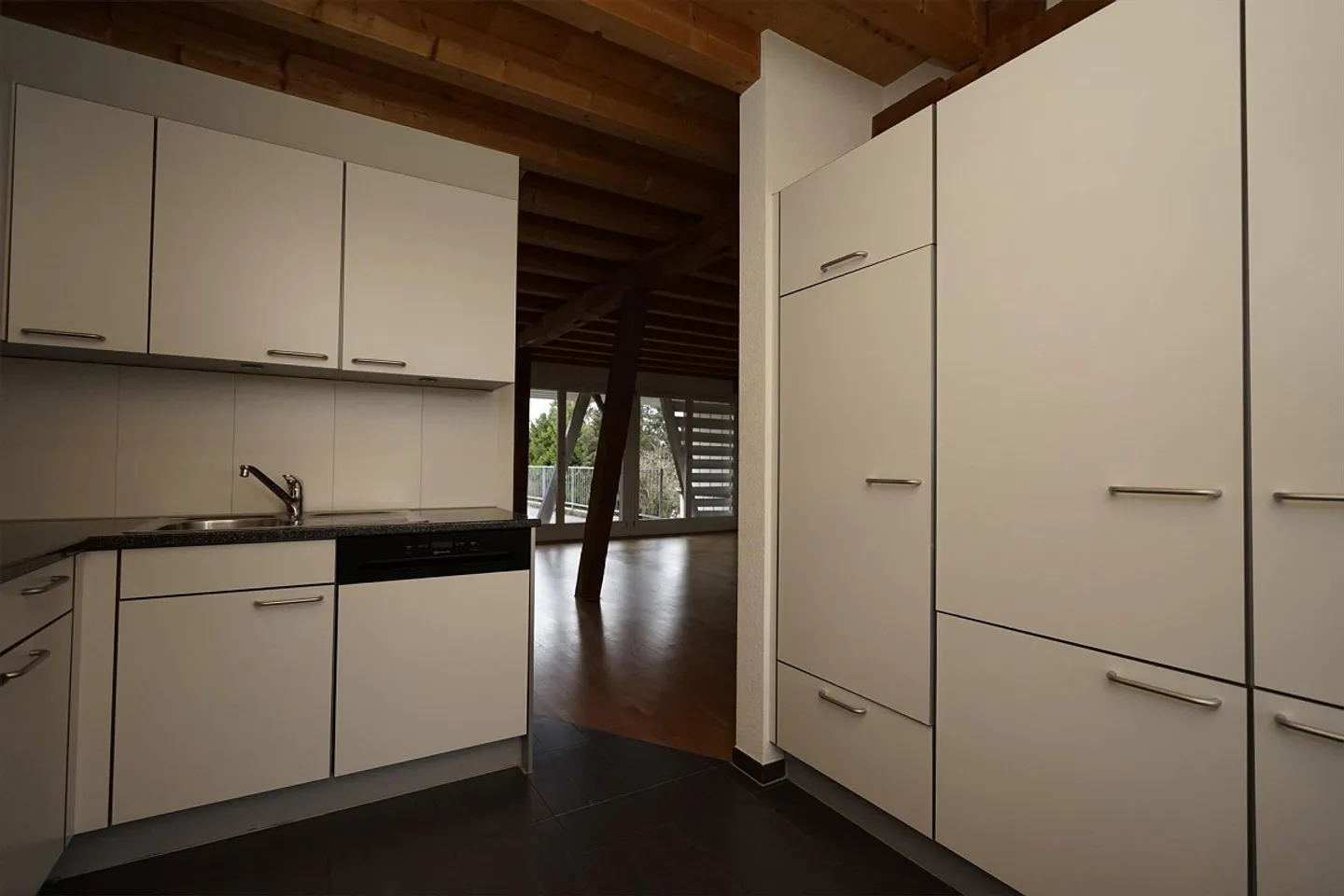 Esperienza abitativa unica: Maisonette luminosa di 4 ½ stanze con terrazza - Foto 7 di 28