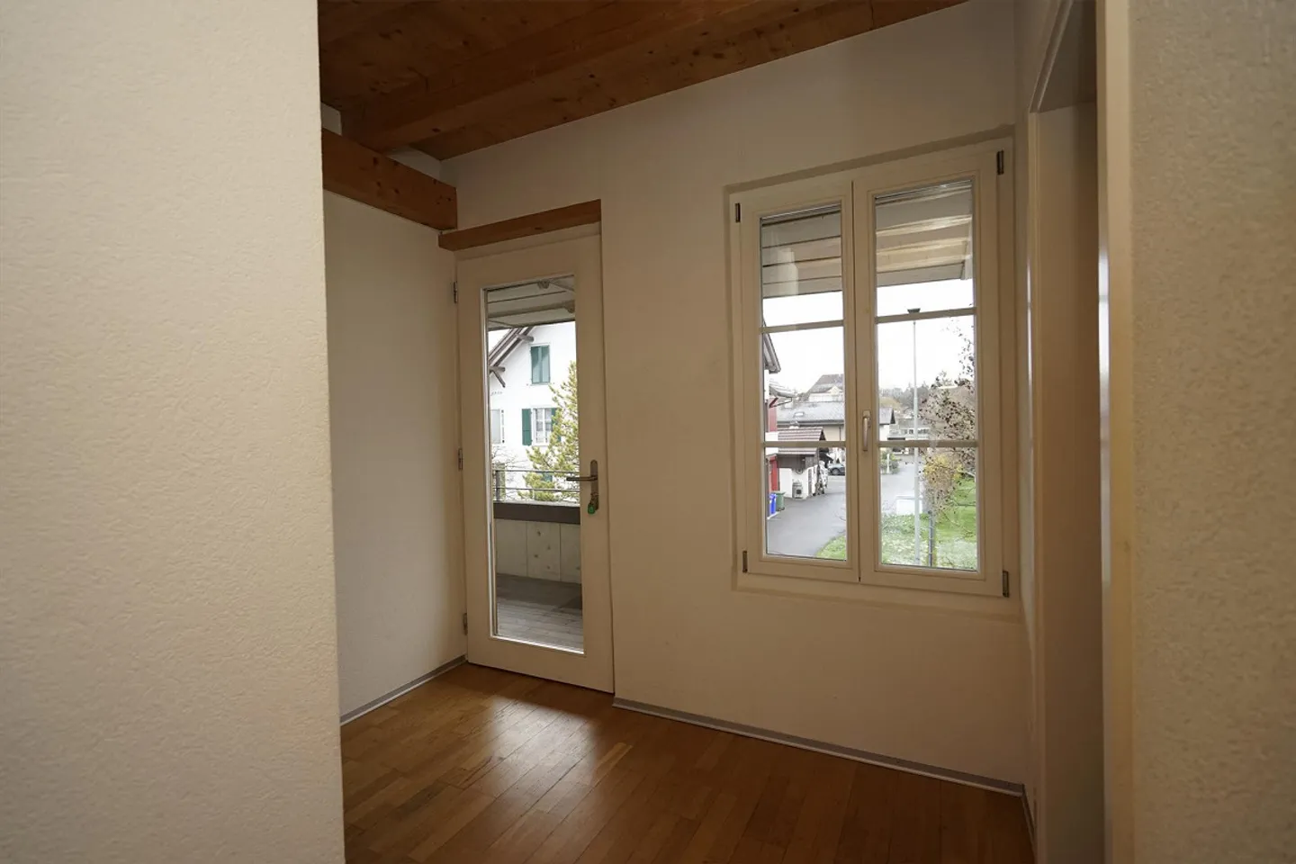 Esperienza abitativa unica: Maisonette luminosa di 4 ½ stanze con terrazza - Foto 13 di 28