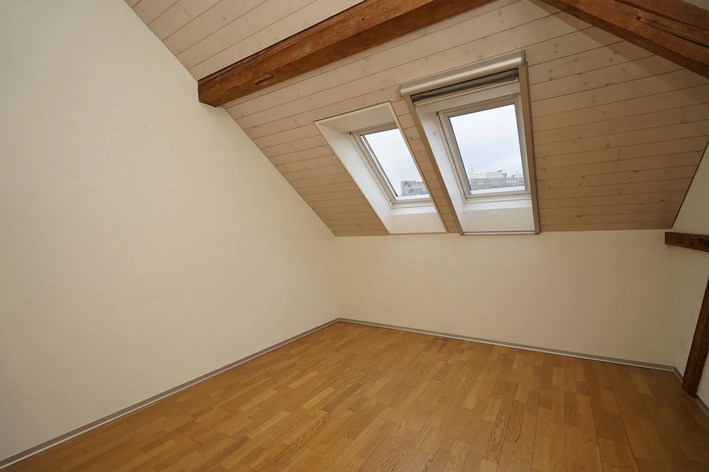 Esperienza abitativa unica: Maisonette luminosa di 4 ½ stanze con terrazza - Foto 17 di 28