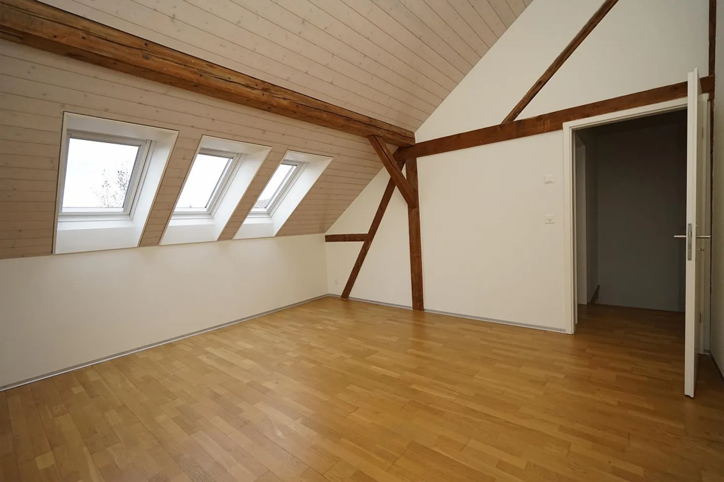 Esperienza abitativa unica: Maisonette luminosa di 4 ½ stanze con terrazza - Foto 18 di 28