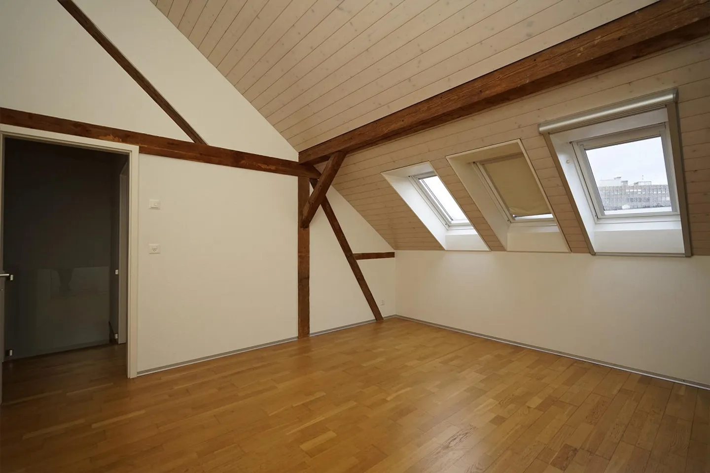 Esperienza abitativa unica: Maisonette luminosa di 4 ½ stanze con terrazza - Foto 19 di 28