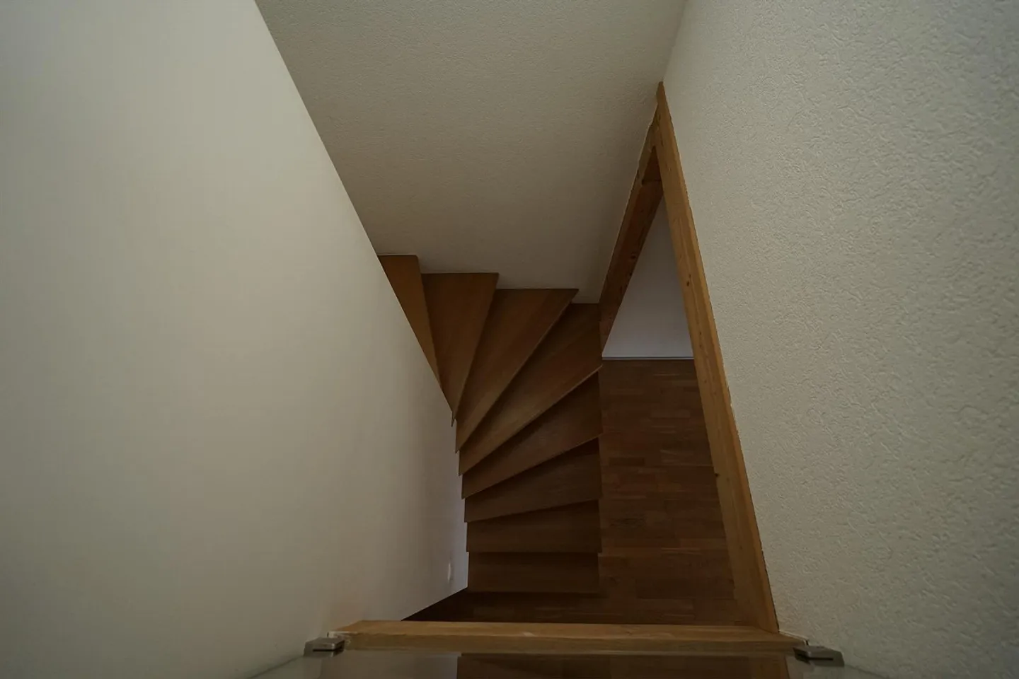 Esperienza abitativa unica: Maisonette luminosa di 4 ½ stanze con terrazza - Foto 25 di 28