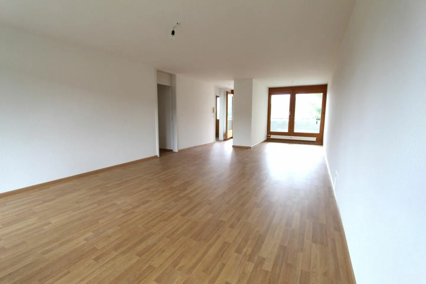 Schöne 4.5Zi-Wohnung mit Balkon zu vermieten - Foto 4 von 8